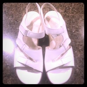 White SAS sandal slightly used excellent condition